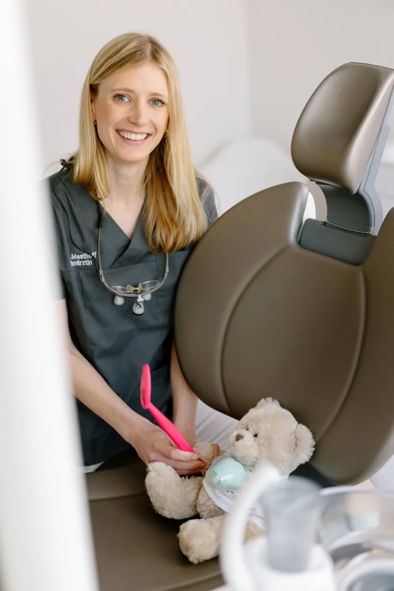 Dr. Lilly Masthoff